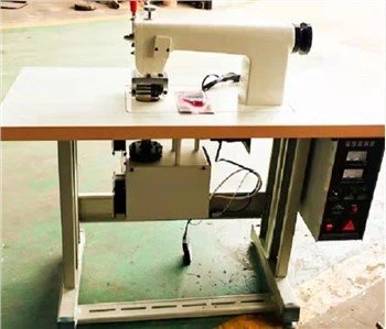 Машина для зварювання полотна